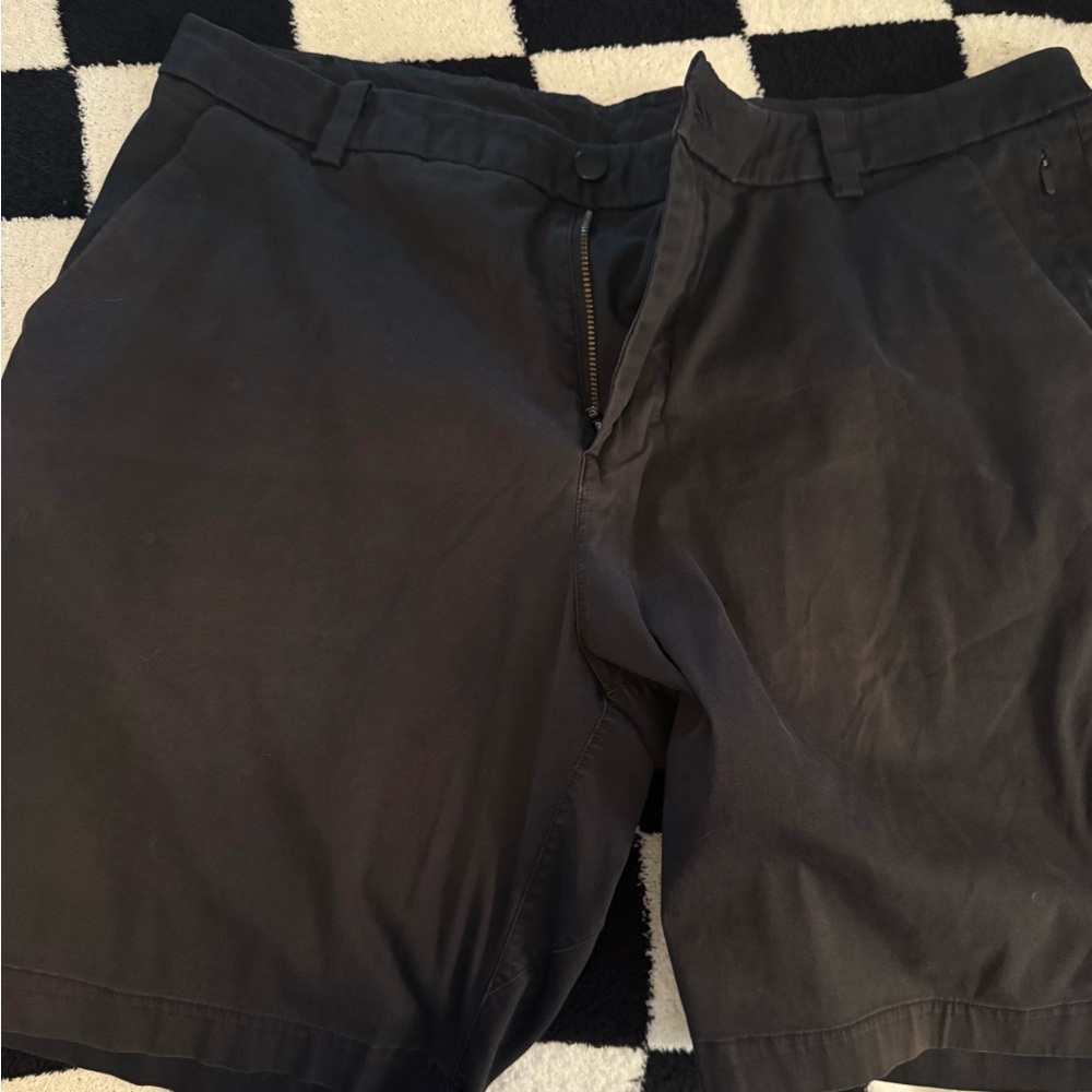 Lululemon Men's Black Shorts